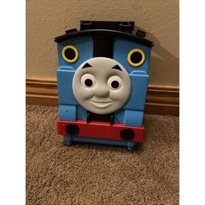 THOMAS THE TRAIN TAKE-N-PLAY 10-TRAIN STORAGE CARRY CASE W/ BUILT IN TRACK 2009